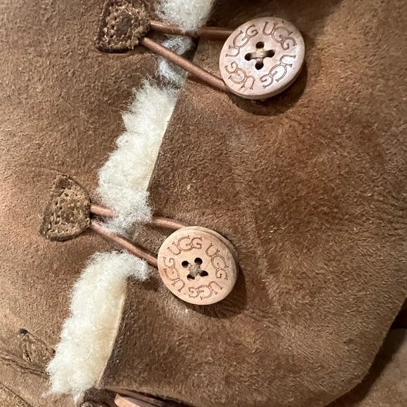 Ugg Australia Brown Shearling Button Boots, women’s size 6, GUC, see pics - Picture 2 of 8